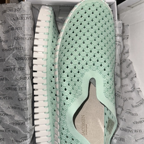 Isle Jacobsen - Picture 2 of 5